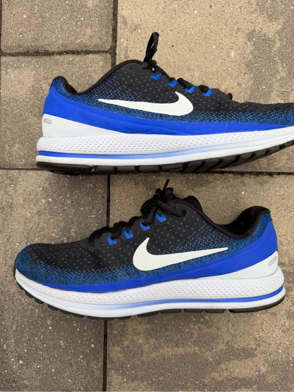 Nike Air Zoom Vomero 13 Men’s Size 9.5 Model # 922908-002 Black & Blue